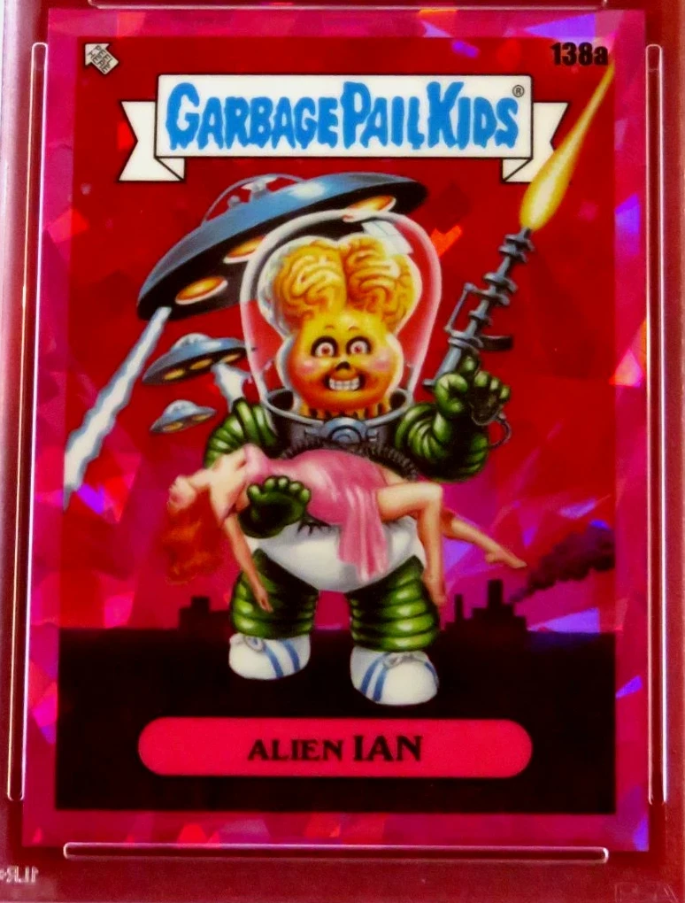 2021 Topps Garbage Pail Kids Sapphire Edition Fuchsia #138a Alien Ian front