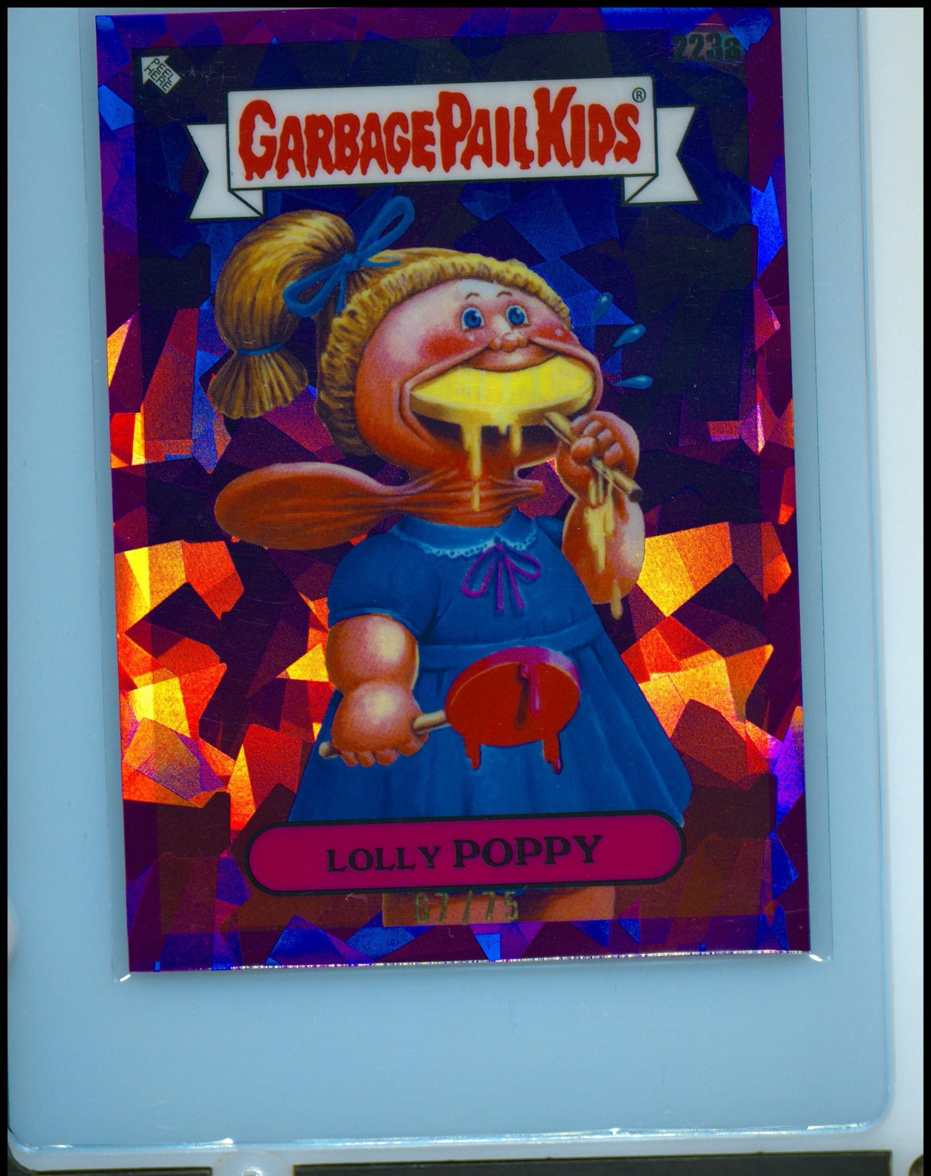 2023 Topps Topps Garbage Pail Kids Sapphire Edition Fuchsia #223a Lolly Poppy front